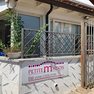  Bed and breakfast Petite Maison